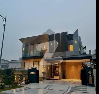 1 Kanal House For Sale In Prime Location, Spacious & Well-Maintained