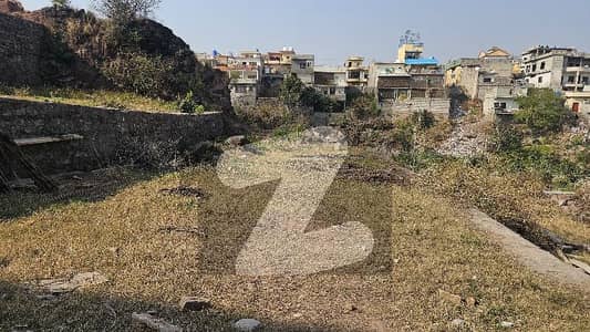 بنی گالہ اسلام آباد میں 1 کنال رہائشی پلاٹ 2.0 کروڑ میں برائے فروخت۔