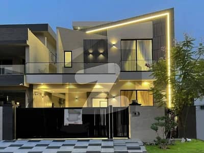 ٹاپ سٹی 1 اسلام آباد میں 5 کمروں کا 10 مرلہ مکان 3.9 کروڑ میں برائے فروخت۔