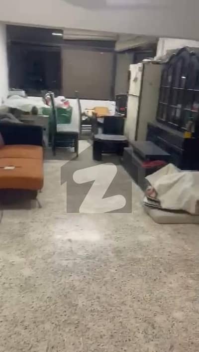 کلفٹن ۔ بلاک 4 کلفٹن,کراچی میں 3 کمروں کا 9 مرلہ فلیٹ 1.3 لاکھ میں کرایہ پر دستیاب ہے۔