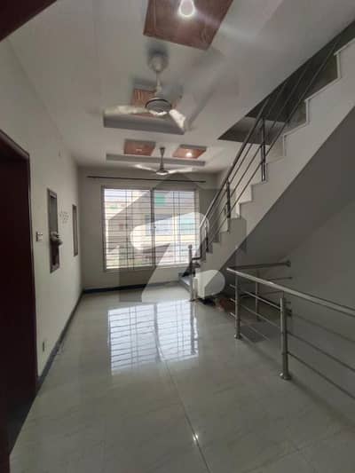 جی ۔ 13 اسلام آباد میں 2 کمروں کا 4 مرلہ بالائی پورشن 60.0 ہزار میں کرایہ پر دستیاب ہے۔