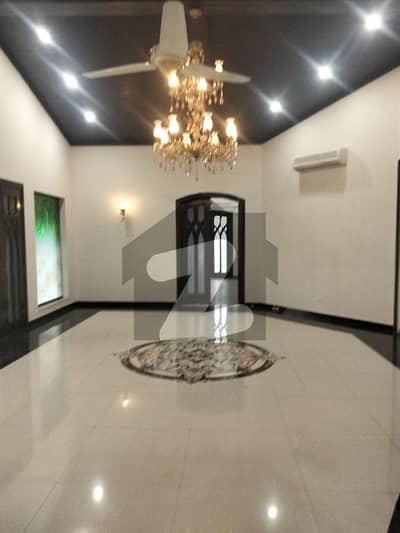 ایف ۔ 11 اسلام آباد میں 3 کمروں کا 1 کنال بالائی پورشن 3.5 لاکھ میں کرایہ پر دستیاب ہے۔