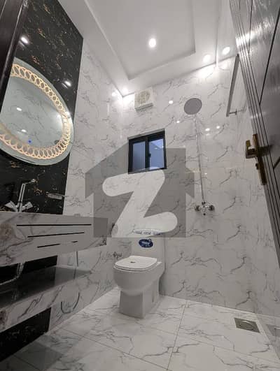 2 bed Lounge and 2 bed dd Apartment available on booking and easy installment in Gulshan block 4A