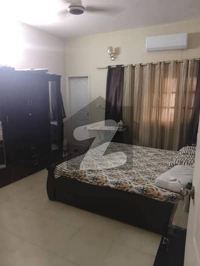 یونیورسٹی روڈ کراچی میں 6 کمروں کا 9 مرلہ مکان 3.95 کروڑ میں برائے فروخت۔