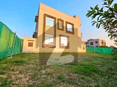 بحریہ ٹاؤن فیز 8 ۔ سفاری ویلی بحریہ ٹاؤن فیز 8,بحریہ ٹاؤن راولپنڈی,راولپنڈی میں 4 کمروں کا 12 مرلہ مکان 2.75 کروڑ میں برائے فروخت۔