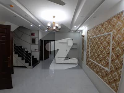 ڈی ایچ اے 11 رہبر فیز 2 ڈی ایچ اے 11 رہبر,لاہور میں 3 کمروں کا 5 مرلہ مکان 1.1 لاکھ میں کرایہ پر دستیاب ہے۔