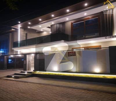 HOUSE FOR SALE AT PRIME LOCATION OF GULISTAN E JOHAR