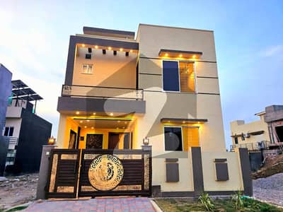 بحریہ ٹاؤن فیز 8 بحریہ ٹاؤن راولپنڈی,راولپنڈی میں 4 کمروں کا 5 مرلہ مکان 2.15 کروڑ میں برائے فروخت۔