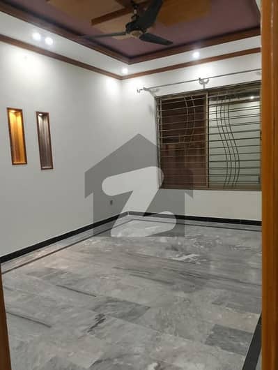 NEAT AND CLEAN 2 bed GROUND FLOOR   GAS ELECTRICITY WATER AVAILABLE upper portion locked