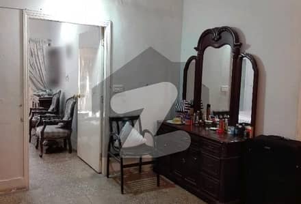 ماڈل ٹاؤن ۔ بلاک ایم ماڈل ٹاؤن,لاہور میں 3 کمروں کا 10 مرلہ مکان 3.65 کروڑ میں برائے فروخت۔