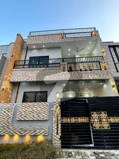 سٹی ہاؤسنگ سکیم جہلم میں 4 کمروں کا 5 مرلہ مکان 1.55 کروڑ میں برائے فروخت۔