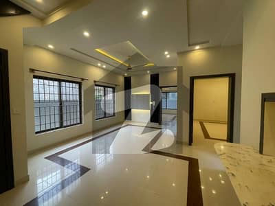 10 Marla House Available For Rent In Bahria Town Phase 4