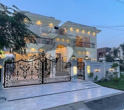 ڈی ایچ اے فیز 6 ڈیفنس (ڈی ایچ اے),لاہور میں 5 کمروں کا 1 کنال مکان 2.9 لاکھ میں کرایہ پر دستیاب ہے۔ ڈی ایچ اے فیز 6 ڈیفنس (ڈی ایچ اے),لاہور میں 5 کمروں کا 1 کنال مکان 2.9 لاکھ میں کرایہ پر دستیاب ہے۔