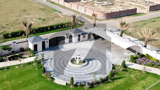 لی گرینز لگژری فارم ہاؤس سوسائٹی بیدیاں روڈ,لاہور میں 4 کنال رہائشی پلاٹ 1.2 کروڑ میں برائے فروخت۔