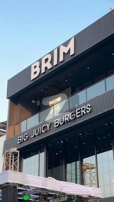 گرین ایونیو کمرشل کینال روڈ,فیصل آباد میں 3 مرلہ عمارت 4.75 کروڑ میں برائے فروخت۔