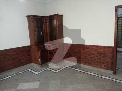 ای ۔ 11 اسلام آباد میں 3 کمروں کا 10 مرلہ بالائی پورشن 85.0 ہزار میں کرایہ پر دستیاب ہے۔