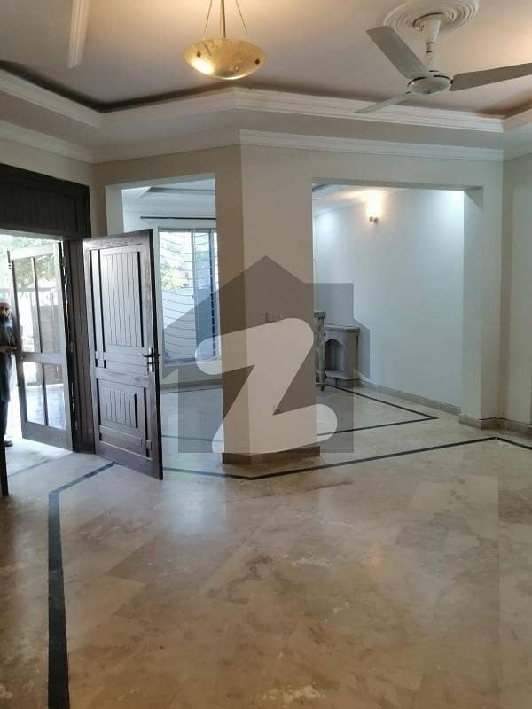 House For Rent In G-13 (7 Marla) House For Rent In G-13 (7 Marla)