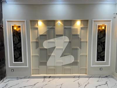 10 Marla House For Rent Bahria Town Lahore