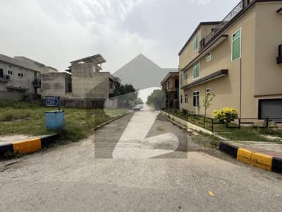 فیصل ٹاؤن فیز 1 - بلاک سی فیصل ٹاؤن فیز 1,فیصل ٹاؤن - ایف ۔ 18,اسلام آباد میں 5 مرلہ رہائشی پلاٹ 90.0 لاکھ میں برائے فروخت۔