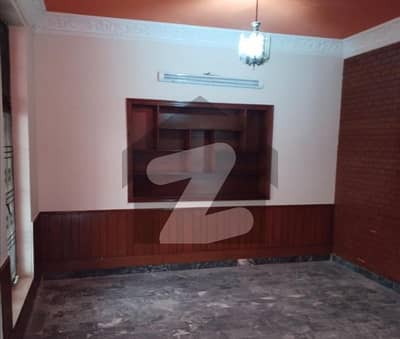 فیصل ٹاؤن ۔ بلاک سی فیصل ٹاؤن,لاہور میں 5 کمروں کا 10 مرلہ مکان 4.2 کروڑ میں برائے فروخت۔