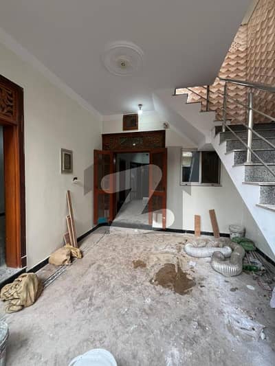 ایچ ۔ 13 اسلام آباد میں 6 کمروں کا 5 مرلہ مکان 1.9 کروڑ میں برائے فروخت۔