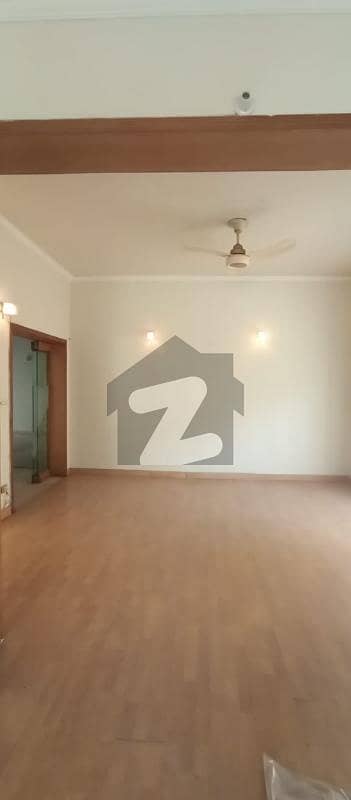 01-Kanal 5-Bedroom's Corner House Available For Sale on Hot Lahore Cantt.