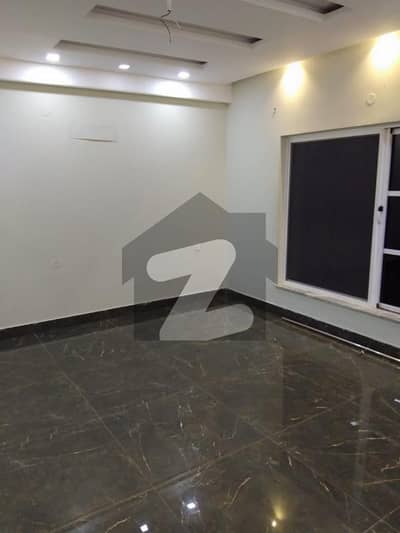 15 MARLA UPPER PORTION AVAILABLE FOR RENT