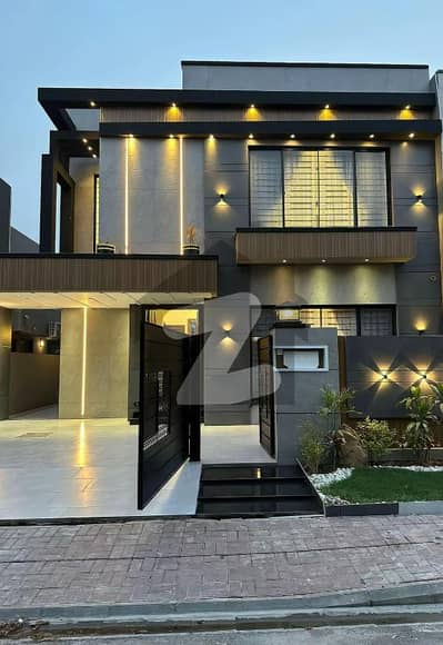 بحریہ ٹاؤن ۔ سیکٹر ایف بحریہ ٹاؤن,لاہور میں 5 کمروں کا 10 مرلہ مکان 4.7 کروڑ میں برائے فروخت۔