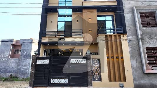 A Well Designed House Is Up For sale In An Ideal Location In Lahore