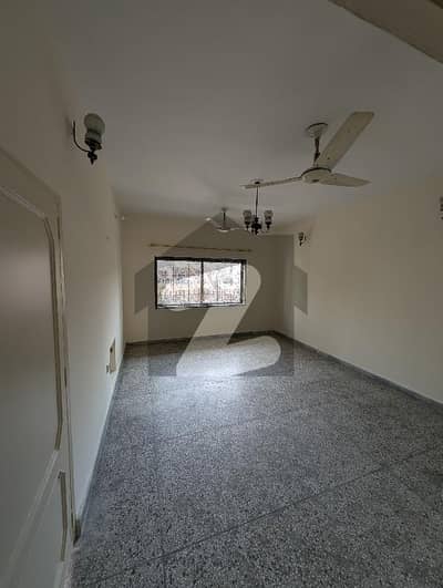 جی ۔ 9/4 جی ۔ 9,اسلام آباد میں 4 کمروں کا 10 مرلہ بالائی پورشن 95.0 ہزار میں کرایہ پر دستیاب ہے۔