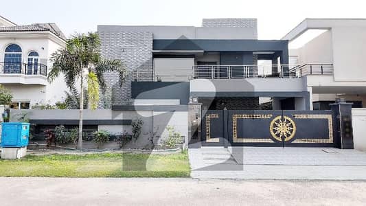 لیک سٹی ۔ سیکٹر ایم ۔ 3 لیک سٹی,رائیونڈ روڈ,لاہور میں 7 کمروں کا 1 کنال مکان 7.45 کروڑ میں برائے فروخت۔