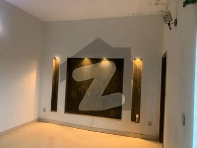 طارق گارڈنز ۔ بلاک اے طارق گارڈنز,لاہور میں 5 کمروں کا 10 مرلہ مکان 3.7 کروڑ میں برائے فروخت۔