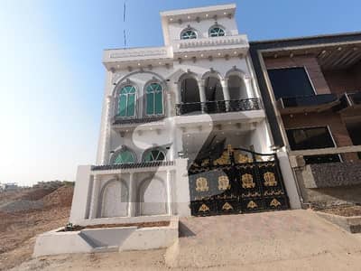 On Excellent Location House For Grabs In 6 Marla Rawalpindi