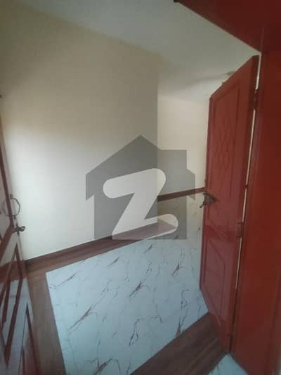 پنجاب یونیورسٹی سوسائٹی فیز 2 پنجاب یونیورسٹی ایمپلائیز سوسائٹی,لاہور میں 3 کمروں کا 1 کنال بالائی پورشن 90.0 ہزار میں کرایہ پر دستیاب ہے۔