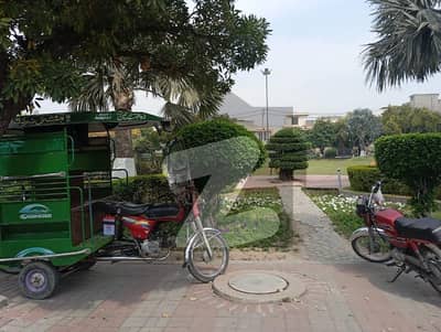 کینال ویو ہاؤسنگ سکیم - فیز 2 کینال ویو ہاؤسنگ سکیم,گوجرانوالہ میں 5 مرلہ رہائشی پلاٹ 50.0 لاکھ میں برائے فروخت۔