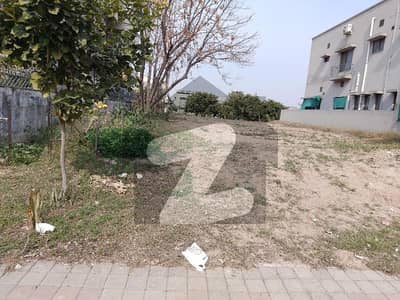 ڈی ایچ اے ڈیفینس فیز 2 ڈی ایچ اے ڈیفینس,اسلام آباد میں 1 کنال رہائشی پلاٹ 5.9 کروڑ میں برائے فروخت۔