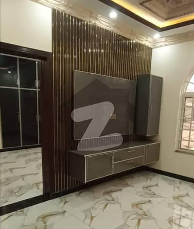 علامہ اقبال ٹاؤن لاہور میں 6 کمروں کا 5 مرلہ مکان 4.0 کروڑ میں برائے فروخت۔