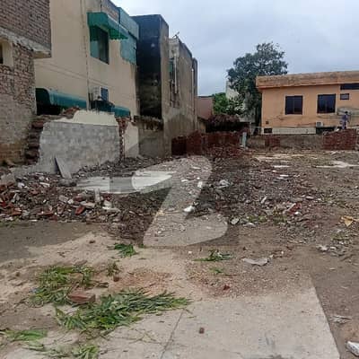 کیولری گراؤنڈ لاہور میں 3 مرلہ رہائشی پلاٹ 95.0 لاکھ میں برائے فروخت۔