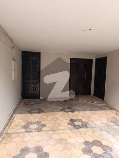 10 Marla House Available For Rent