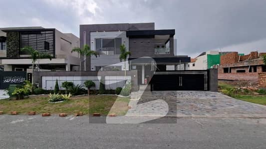 PHASE 7 1-KANAL BRAND NEW FULLY MAINTAINED BUNGALOW IS AVAILABLE FOR SALE.