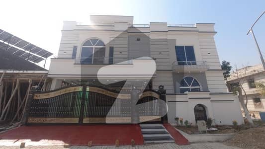 Corner In Top City 1 House Sized 13 Marla For sale