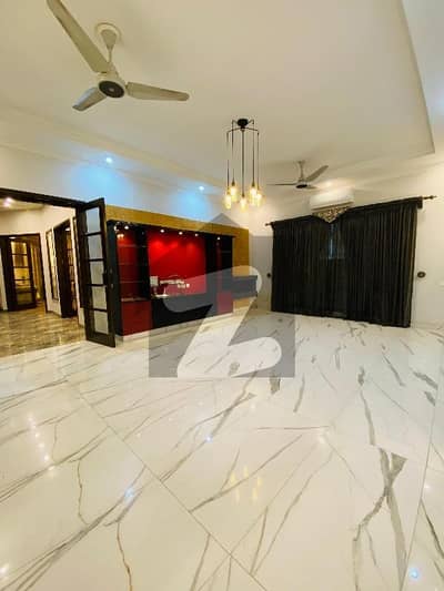 1 Kanal Beautiful House Main Road Idea Location For Silent Office In Wapda Town