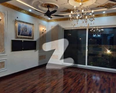 Get An Attractive House In Lahore Under Rs. 33000000
