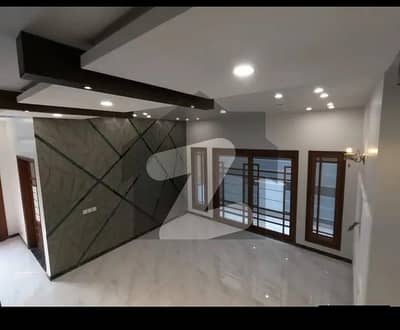 ڈی ایچ اے فیز 4 ڈی ایچ اے ڈیفینس,کراچی میں 5 کمروں کا 12 مرلہ مکان 13.75 کروڑ میں برائے فروخت۔