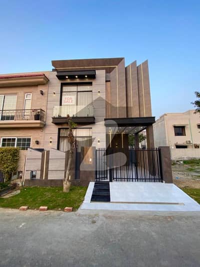 DEFENCE BEAUTIFUL 5 MARLA BRAND NEW HOUSE NEAR TO PARK FOR SALE IN DHA LAHORE