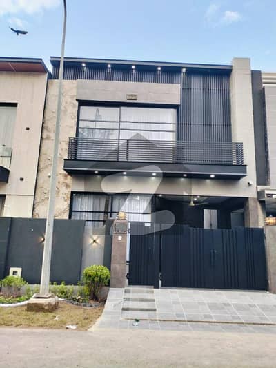 BEAUTIFULL BRAND NEW HOUSE FOR RENT IN DHA LAHORE