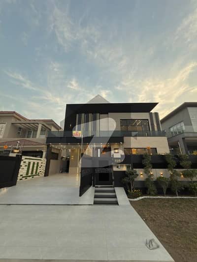 ڈی ایچ اے فیز 7 ڈیفنس (ڈی ایچ اے),لاہور میں 5 کمروں کا 1 کنال مکان 8.25 کروڑ میں برائے فروخت۔