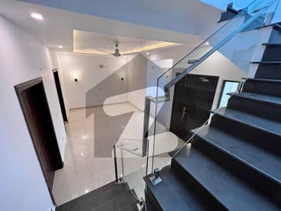 3Bed DDL 125sq yd Villa FOR SALE at ALI BLOCK All amenities nearby including MOSQUE, General Store & Parks