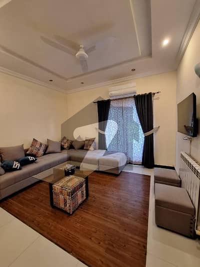 ایف ۔ 8 اسلام آباد میں 8 کمروں کا 1 کنال مکان 14.0 لاکھ میں کرایہ پر دستیاب ہے۔