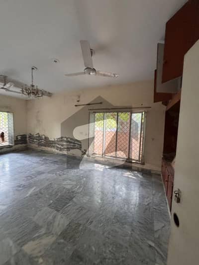 جی ۔ 10/2 جی ۔ 10,اسلام آباد میں 5 کمروں کا 1 کنال مکان 14.0 کروڑ میں برائے فروخت۔